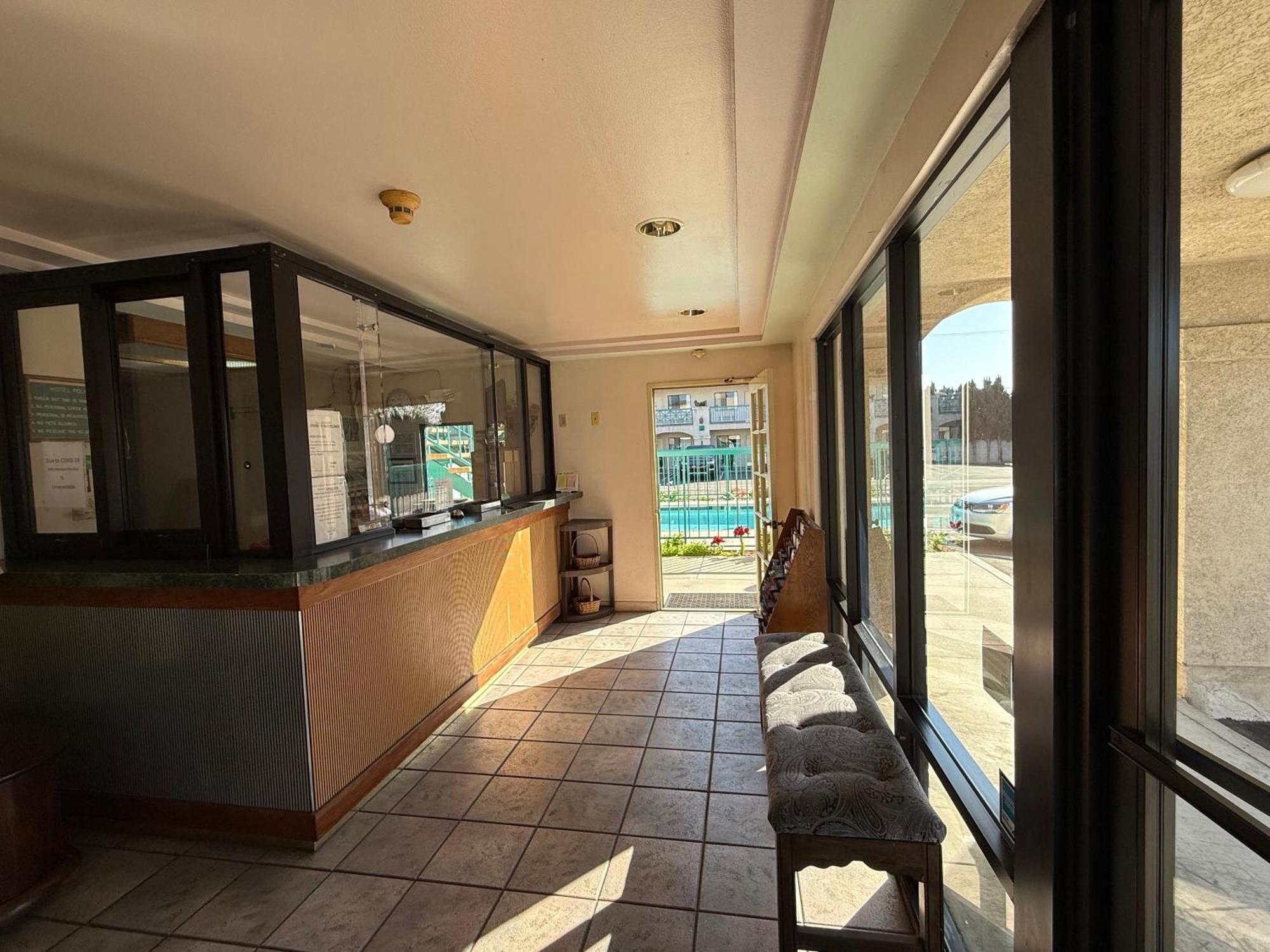 Fiesta Inn Los Angeles - Бел Гардънс Екстериор снимка