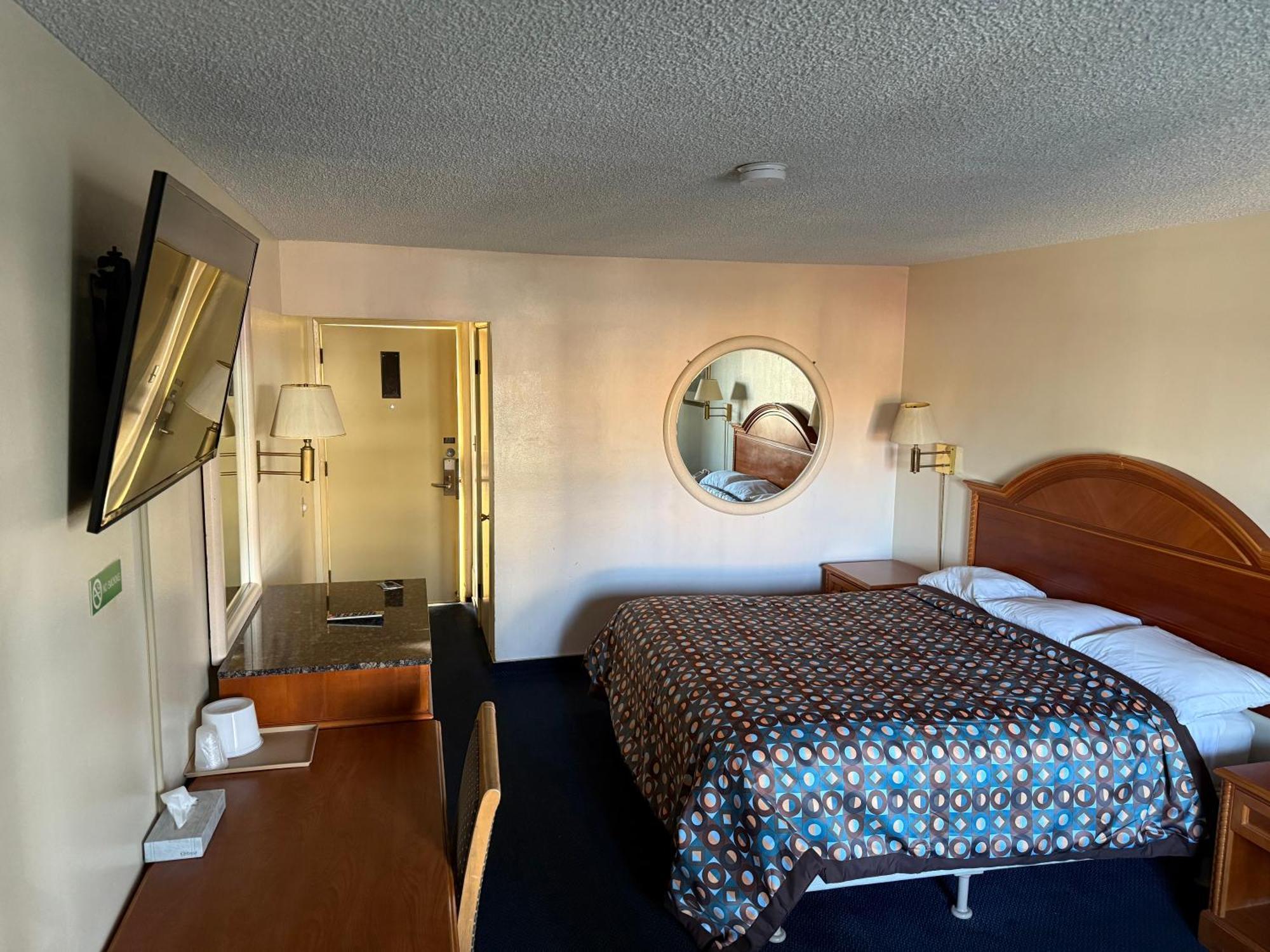Fiesta Inn Los Angeles - Бел Гардънс Екстериор снимка